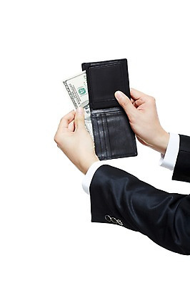 포토 JPG 스튜디오촬영 손 잡화 남자 지폐 돈 신체 비즈니스 모션 성공 실내 한명 들기 누끼 사람 정장 손짓 신체부위 달러 양손 비즈니스맨 지갑 부 국내포토 1 옷 컨셉 내부 직장인 재산 파일형식