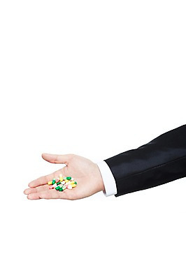 포토 JPG 스튜디오촬영 손 남자 신체 비즈니스 모션 한손 실내 한명 들기 누끼 사람 정장 손짓 신체부위 알약 약 비즈니스맨 국내포토 1 옷 의학 내부 직장인 파일형식