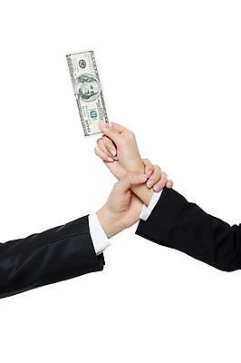 포토 JPG 스튜디오촬영 손 여자 남자 지폐 돈 신체 비즈니스 모션 실내 들기 누끼 사람 정장 손짓 두명 신체부위 달러 거래 비즈니스맨 비즈니스우먼 국내포토 옷 내부 직장인 재산 파일형식