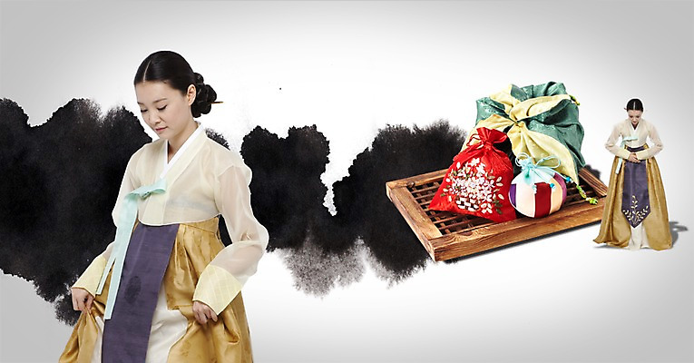 PSD 편집이미지 한국문화 전통 여자 명절 전통문화 백그라운드 새해 복주머니 한국 선물 미소 웃음 사람 성인 두명 설날 한국인 예절 인사 전통의상 한복 손모으기 새해선물 여자만 성인여자만 성인만 설선물 이미지편집 동양문화 한국전통 기념일 아시아 문화 전통소품 표정 동양인 손짓 파일형식 명절선물