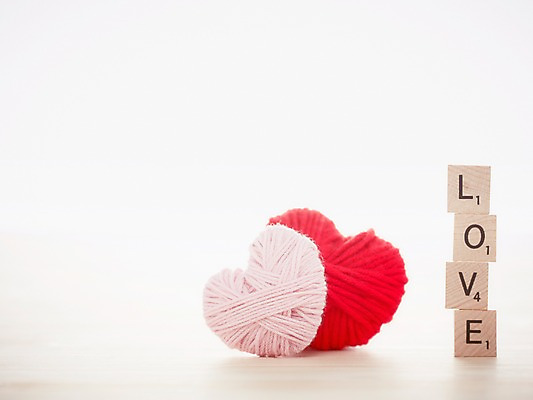 포토 JPG 스튜디오촬영 문자 알파벳 영어 백그라운드 실내 사랑 사람없음 수건 블록 하트 털실 실 실타래 나무블록 국내포토 모양 감정 내부 목재 위생용품 파일형식