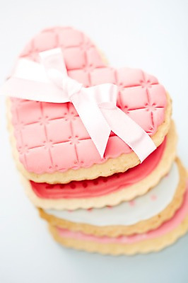 포토 JPG 스튜디오촬영 리본 음식 백그라운드 디저트 실내 사랑 사람없음 쿠키 과자 하트 국내포토 모양 감정 내부 파일형식