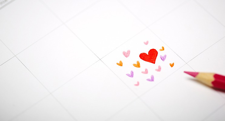 포토 JPG 스튜디오촬영 백그라운드 표시 색연필 실내 사랑 미술 사람없음 필기구 다이어리 미술도구 달력 하트 계획 체크무늬 플래너 국내포토 모양 감정 컨셉 무늬 문화예술 문구용품 학용품 내부 사무용품 오브젝트 파일형식