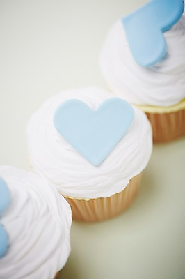 포토 JPG 스튜디오촬영 음식 빵 백그라운드 디저트 실내 사랑 사람없음 케이크 하트 컵케이크 국내포토 모양 감정 내부 파일형식