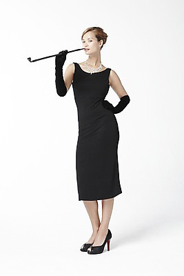 포토 JPG 스튜디오촬영 외국인 해외기획촬영 직업 2012년태국 드레스 원피스 여자 구두 허리손 포즈 장갑 목걸이 장신구 모션 흡연 담배 실내 한명 서기 미소 웃음 들기 누끼 사람 20대 성인 앞모습 자신감 배우 영화배우 하이힐 보석 오드리헵번 담뱃대 여자만 여자한명만 성인여자만 청년만 청년여자만 성인한명만 청년여자한명만 성인여자한명만 성인만 국내포토 1 잡화 옷 감정 뷰포인트 신발 표정 인종 청년 내부 여성화 광석 연예인 파일형식