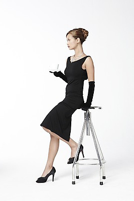 포토 JPG 스튜디오촬영 전신 외국인 해외기획촬영 직업 2012년태국 드레스 원피스 여자 커피 구두 포즈 장갑 의자 목걸이 장신구 모션 잔 실내 한명 들기 누끼 사람 앉기 20대 성인 옆모습 컵 자신감 배우 영화배우 하이힐 커피잔 보석 오드리헵번 컵받침 받침대 여자만 여자한명만 성인여자만 청년만 청년여자만 성인한명만 청년여자한명만 성인여자한명만 성인만 국내포토 1 식기 잡화 옷 감정 음료 뷰포인트 가구 신발 인종 청년 내부 여성화 광석 연예인 파일형식