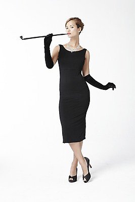 포토 JPG 스튜디오촬영 외국인 해외기획촬영 직업 2012년태국 드레스 원피스 여자 구두 허리손 포즈 장갑 목걸이 장신구 모션 흡연 담배 실내 한명 서기 들기 누끼 사람 20대 성인 앞모습 자신감 배우 영화배우 하이힐 보석 오드리헵번 담뱃대 여자만 여자한명만 성인여자만 청년만 청년여자만 성인한명만 청년여자한명만 성인여자한명만 성인만 국내포토 1 잡화 옷 감정 뷰포인트 신발 인종 청년 내부 여성화 광석 연예인 파일형식