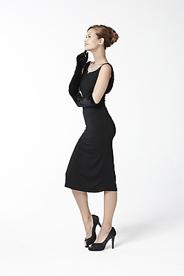 포토 JPG 스튜디오촬영 전신 외국인 해외기획촬영 직업 2012년태국 드레스 원피스 여자 구두 포즈 장갑 생각 목걸이 장신구 모션 실내 한명 서기 미소 웃음 누끼 사람 손짓 20대 성인 옆모습 자신감 배우 영화배우 하이힐 보석 오드리헵번 고민 여자만 여자한명만 성인여자만 청년만 청년여자만 성인한명만 청년여자한명만 성인여자한명만 성인만 국내포토 1 잡화 옷 감정 뷰포인트 신발 표정 인종 청년 내부 여성화 광석 연예인 파일형식