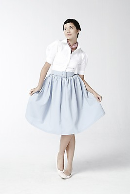 포토 JPG 스튜디오촬영 전신 외국인 해외기획촬영 직업 2012년태국 여자 포즈 모션 실내 한명 서기 누끼 사람 20대 성인 앞모습 치마 스카프 자신감 배우 영화배우 오드리헵번 블라우스 여자만 여자한명만 성인여자만 청년만 청년여자만 성인한명만 청년여자한명만 성인여자한명만 성인만 국내포토 1 감정 뷰포인트 상의 하의 인종 청년 내부 목도리 연예인 파일형식