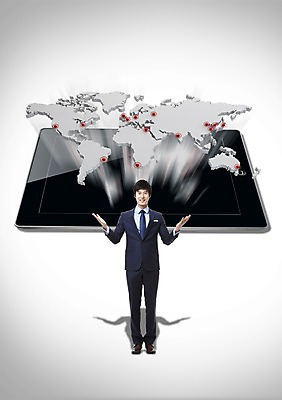 전신 PSD 편집 편집이미지 남자 세계지도 지도 비즈니스 한명 서기 미소 웃음 사람 동양인 손짓 성인 그래픽 태블릿 글로벌 3D 글로벌비즈니스 터치 한국인 직장인 비즈니스맨 입체 남자만 남자한명만 성인남자만 성인만 편집3D 직업 1 모션 표정 인종 전자제품 스마트기기 세계 디지털합성 파일형식