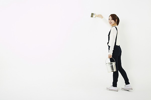 포토 JPG 스튜디오촬영 전신 학생 여자 대학생 페인팅 실내 한명 서기 미소 웃음 들기 누끼 사람 동양인 20대 성인 캐주얼 페인트 한국인 붓 색칠 칠 페인트칠 멜빵바지 페인트통 페인트붓 페인팅도구 여자만 여자한명만 성인여자만 청년만 청년여자만 성인한명만 청년여자한명만 성인여자한명만 성인만 국내포토 1 옷 바지 모션 통 표정 인종 청년 내부 도구 멜빵 파일형식