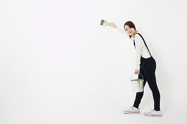 포토 JPG 스튜디오촬영 전신 학생 여자 대학생 페인팅 실내 한명 서기 미소 웃음 들기 누끼 사람 동양인 20대 성인 캐주얼 페인트 한국인 붓 색칠 칠 페인트칠 멜빵바지 페인트통 페인트붓 페인팅도구 여자만 여자한명만 성인여자만 청년만 청년여자만 성인한명만 청년여자한명만 성인여자한명만 성인만 국내포토 1 옷 바지 모션 통 표정 인종 청년 내부 도구 멜빵 파일형식