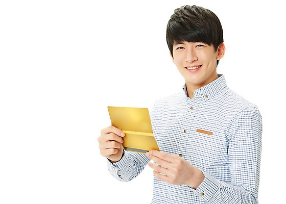 포토 JPG 스튜디오촬영 학생 남자 대학생 셔츠 모션 새출발 실내 한명 서기 미소 웃음 들기 누끼 사람 동양인 상반신 20대 성인 앞모습 캐주얼 캠퍼스라이프 저축 한국인 신학기 신입생 통장 남자만 남자한명만 성인남자만 청년만 청년남자만 청년남자한명만 성인한명만 성인남자한명만 성인만 국내포토 1 라이프스타일 옷 뷰포인트 상의 새로움 표정 인종 청년 내부 금융 출발 파일형식