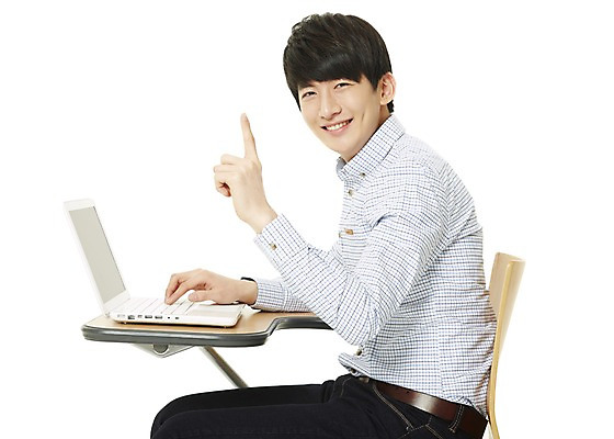 포토 JPG 스튜디오촬영 학생 남자 대학생 셔츠 의자 모션 새출발 실내 한명 미소 웃음 누끼 사람 앉기 동양인 손짓 20대 성인 캐주얼 노트북 컴퓨터 캠퍼스라이프 한국인 검지손가락 웹서핑 책상 신학기 신입생 남자만 남자한명만 성인남자만 청년만 청년남자만 청년남자한명만 성인한명만 성인남자한명만 성인만 국내포토 1 라이프스타일 옷 가구 상의 손가락 새로움 표정 인종 청년 내부 전자제품 출발 파일형식