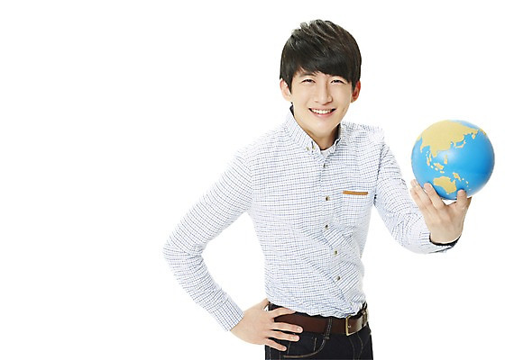 포토 JPG 스튜디오촬영 학생 남자 지구 대학생 허리손 셔츠 모션 새출발 실내 한명 서기 미소 웃음 들기 누끼 사람 동양인 상반신 20대 성인 앞모습 캐주얼 지구본 캠퍼스라이프 한국인 신학기 신입생 남자만 남자한명만 성인남자만 청년만 청년남자만 청년남자한명만 성인한명만 성인남자한명만 성인만 국내포토 1 라이프스타일 옷 뷰포인트 포즈 상의 새로움 표정 인종 청년 내부 출발 파일형식