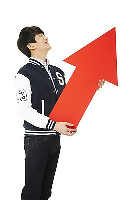 포토 JPG 스튜디오촬영 학생 남자 화살표 대학생 모션 새출발 실내 한명 서기 미소 웃음 들기 누끼 사람 동양인 20대 성인 옆모습 캠퍼스라이프 점퍼 한국인 신학기 신입생 상승 성적 야구점퍼 과복 남자만 남자한명만 성인남자만 청년만 청년남자만 청년남자한명만 성인한명만 성인남자한명만 성인만 국내포토 1 라이프스타일 옷 교육 뷰포인트 컨셉 새로움 표정 인종 청년 내부 외투 출발 파일형식