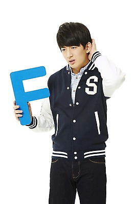 포토 JPG 스튜디오촬영 학생 남자 대학생 모션 새출발 실내 한명 서기 들기 누끼 사람 동양인 20대 성인 앞모습 캠퍼스라이프 점퍼 한국인 좌절 고민 신학기 신입생 성적 점수 야구점퍼 과복 F 학점 남자만 남자한명만 성인남자만 청년만 청년남자만 청년남자한명만 성인한명만 성인남자한명만 성인만 국내포토 1 라이프스타일 알파벳 옷 교육 감정 뷰포인트 컨셉 새로움 인종 청년 내부 외투 출발 파일형식