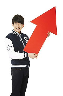 포토 JPG 스튜디오촬영 학생 남자 화살표 대학생 모션 새출발 실내 한명 서기 미소 웃음 들기 누끼 사람 동양인 20대 성인 캠퍼스라이프 점퍼 한국인 신학기 신입생 상승 성적 야구점퍼 과복 남자만 남자한명만 성인남자만 청년만 청년남자만 청년남자한명만 성인한명만 성인남자한명만 성인만 국내포토 1 라이프스타일 옷 교육 컨셉 새로움 표정 인종 청년 내부 외투 출발 파일형식