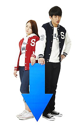 포토 JPG 스튜디오촬영 전신 학생 여자 남자 화살표 대학생 모션 새출발 실내 서기 누끼 사람 동양인 20대 성인 두명 캠퍼스라이프 점퍼 한국인 좌절 하락 고민 신학기 신입생 성적 야구점퍼 과복 청년만 성인만 국내포토 라이프스타일 옷 교육 감정 컨셉 새로움 인종 청년 내부 외투 출발 파일형식