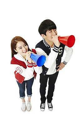 포토 JPG 스튜디오촬영 전신 학생 여자 남자 대학생 캠페인 허리손 모션 새출발 안내 실내 서기 미소 웃음 들기 누끼 사람 동양인 20대 성인 두명 캠퍼스라이프 확성기 점퍼 한국인 알림 신학기 신입생 야구점퍼 과복 청년만 성인만 국내포토 라이프스타일 옷 포즈 새로움 표정 인종 청년 내부 외투 출발 파일형식