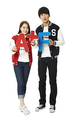 포토 JPG 스튜디오촬영 전신 학생 여자 남자 대학생 모션 새출발 실내 서기 미소 웃음 들기 누끼 사람 동양인 20대 성인 두명 앞모습 캠퍼스라이프 점퍼 한국인 좌절 플러스 고민 신학기 신입생 성적 A 점수 야구점퍼 과복 에이플러스 F 학점 청년만 성인만 국내포토 라이프스타일 기호 알파벳 옷 교육 감정 뷰포인트 컨셉 새로움 표정 인종 청년 내부 외투 출발 파일형식