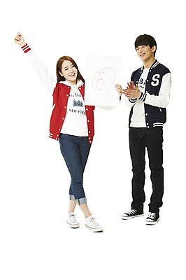 포토 JPG 스튜디오촬영 전신 학생 여자 남자 대학생 모션 새출발 실내 서기 미소 웃음 들기 누끼 사람 동양인 20대 성인 두명 앞모습 캠퍼스라이프 점퍼 한국인 플러스 박수 신학기 신입생 성적 A 점수 야구점퍼 과복 에이플러스 학점 성적표 청년만 성인만 국내포토 라이프스타일 기호 알파벳 옷 교육 뷰포인트 새로움 표정 인종 손짓 청년 내부 외투 출발 파일형식