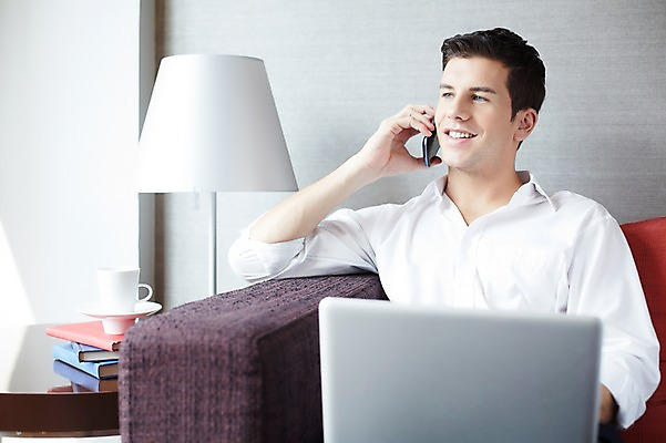 포토 JPG 서양인 외국인 백인 남자 비즈니스 호텔 휴식 전등 실내 한명 사람 앉기 정장 상반신 20대 성인 앞모습 노트북 업무 직장인 비즈니스맨 통화 남자만 남자한명만 성인남자만 청년만 청년남자만 청년남자한명만 성인한명만 성인남자한명만 성인만 국내포토 직업 1 옷 뷰포인트 컨셉 모션 숙소 조명 인종 청년 내부 전자제품 작업 파일형식