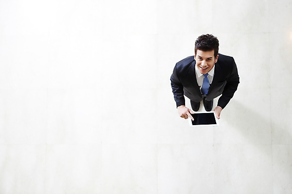 포토 JPG 전신 서양인 외국인 백인 남자 비즈니스 호텔 실내 한명 서기 들기 사람 정장 20대 성인 하이앵글 태블릿 올려보기 웹서핑 직장인 비즈니스맨 복도 남자만 남자한명만 성인남자만 청년만 청년남자만 청년남자한명만 성인한명만 성인남자한명만 성인만 국내포토 직업 1 옷 뷰포인트 모션 숙소 인종 청년 내부 전자제품 스마트기기 파일형식