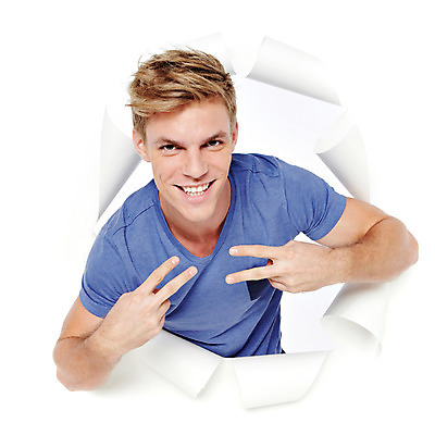 포토 JPG 스튜디오촬영 서양인 외국인 남자 종이 모션 실내 한명 서기 미소 사람 손짓 상반신 20대 성인 앞모습 브이 청년만 청년남자만 청년남자한명만 성인남자한명만 뚫기 국내포토 1 뷰포인트 표정 인종 청년 내부 남자만 남자한명만 성인남자만 성인만 파일형식