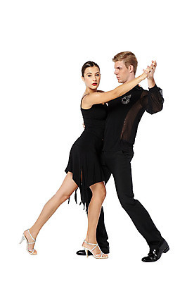 포토 JPG 스튜디오촬영 전신 서양인 외국인 백인 여자 남자 모션 실내 사람 20대 성인 두명 옆모습 섹시 손잡기 댄서 춤 열정 댄스스포츠 청년만 성인만 국내포토 직업 감정 스포츠 뷰포인트 컨셉 문화예술 인종 청년 내부 파일형식