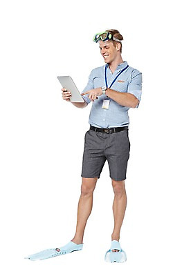 포토 JPG 스튜디오촬영 전신 서양인 외국인 남자 비즈니스 모션 실내 한명 서기 미소 들기 사람 20대 성인 앞모습 태블릿 웹서핑 직장인 비즈니스맨 물안경 오리발 사원증 청년만 청년남자만 청년남자한명만 성인남자한명만 국내포토 직업 1 뷰포인트 표정 인종 청년 내부 전자제품 스마트기기 수영용품 남자만 남자한명만 성인남자만 성인만 파일형식