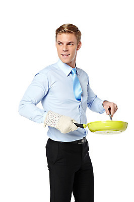 포토 JPG 스튜디오촬영 서양인 외국인 응시 남자 비즈니스 모션 실내 요리 한명 서기 미소 들기 사람 상반신 20대 성인 옆모습 직장인 비즈니스맨 프라이팬 뒤집개 주방장갑 청년만 청년남자만 청년남자한명만 성인남자한명만 국내포토 직업 1 시선 뷰포인트 장갑 주방용품 표정 인종 청년 내부 남자만 남자한명만 성인남자만 성인만 파일형식