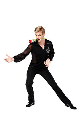 포토 JPG 스튜디오촬영 전신 서양인 외국인 남자 모션 실내 한명 서기 사람 손짓 20대 성인 앞모습 섹시 장미 댄서 춤 물기 열정 스포츠댄서 청년만 청년남자만 청년남자한명만 성인남자한명만 국내포토 직업 1 꽃 감정 뷰포인트 컨셉 문화예술 인종 청년 내부 남자만 남자한명만 성인남자만 성인만 파일형식