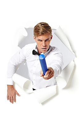 포토 JPG 스튜디오촬영 서양인 외국인 남자 종이 모션 실내 한명 서기 들기 사람 상반신 20대 성인 앞모습 주기 청년만 청년남자만 청년남자한명만 성인남자한명만 뚫기 배턴 국내포토 1 스포츠용품 뷰포인트 인종 청년 내부 남자만 남자한명만 성인남자만 성인만 파일형식