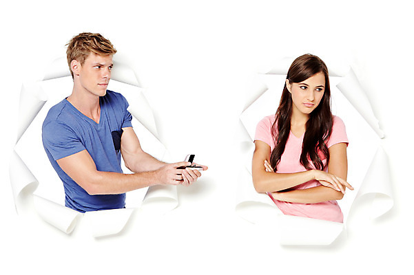 포토 JPG 스튜디오촬영 서양인 외국인 백인 커플 여자 남자 종이 프로포즈 모션 실내 선물 서기 사람 상반신 20대 성인 두명 앞모습 반지 주기 청년만 성인만 뚫기 국내포토 뷰포인트 장신구 관계 인종 청년 내부 파일형식