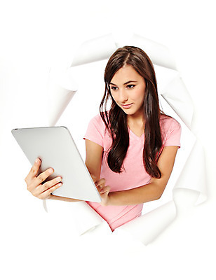 포토 JPG 스튜디오촬영 서양인 외국인 여자 종이 모션 실내 한명 서기 들기 사람 상반신 20대 성인 앞모습 태블릿 웹서핑 청년만 청년여자만 청년여자한명만 성인여자한명만 뚫기 국내포토 1 뷰포인트 인종 청년 내부 전자제품 스마트기기 여자만 여자한명만 성인여자만 성인만 파일형식