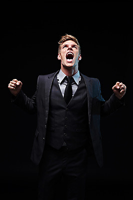 포토 JPG 스튜디오촬영 서양인 외국인 남자 비즈니스 모션 검은배경 스트레스 실내 한명 서기 사람 상반신 20대 성인 앞모습 외침 주먹 올려보기 분노 짜증 직장인 비즈니스맨 청년만 청년남자만 청년남자한명만 성인남자한명만 국내포토 직업 1 감정 뷰포인트 백그라운드 인종 청년 내부 검은색 소리 남자만 남자한명만 성인남자만 성인만 파일형식