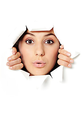 포토 JPG 스튜디오촬영 서양인 외국인 손 여자 종이 얼굴 모션 실내 표정 한명 사람 근접촬영 상반신 20대 성인 앞모습 신체부위 놀람 청년만 뚫기 국내포토 1 감정 뷰포인트 인종 청년 내부 성인만 파일형식