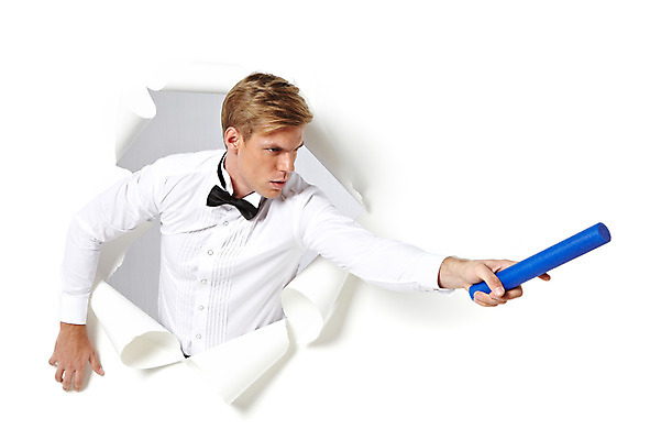 포토 JPG 스튜디오촬영 서양인 외국인 남자 종이 모션 실내 한명 들기 사람 상반신 20대 성인 앞모습 주기 청년만 청년남자만 청년남자한명만 성인남자한명만 뚫기 배턴 국내포토 1 스포츠용품 뷰포인트 인종 청년 내부 남자만 남자한명만 성인남자만 성인만 파일형식