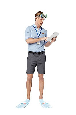 포토 JPG 스튜디오촬영 전신 서양인 외국인 계절 남자 비즈니스 모션 실내 한명 서기 들기 사람 20대 성인 앞모습 여름 태블릿 웹서핑 직장인 비즈니스맨 물안경 오리발 사원증 청년만 청년남자만 청년남자한명만 성인남자한명만 국내포토 직업 1 뷰포인트 인종 청년 내부 전자제품 스마트기기 수영용품 남자만 남자한명만 성인남자만 성인만 파일형식