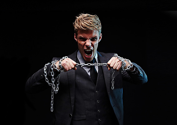 포토 JPG 스튜디오촬영 서양인 외국인 남자 비즈니스 모션 검은배경 실내 한명 서기 사람 정장 상반신 20대 성인 앞모습 외침 직장인 비즈니스맨 쇠사슬 청년만 청년남자만 청년남자한명만 성인남자한명만 국내포토 직업 1 옷 뷰포인트 백그라운드 인종 청년 내부 검은색 소리 남자만 남자한명만 성인남자만 성인만 파일형식