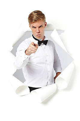 포토 JPG 스튜디오촬영 서양인 외국인 남자 종이 모션 실내 한명 서기 사람 손짓 상반신 20대 성인 앞모습 가리킴 찡그림 청년만 청년남자만 청년남자한명만 성인남자한명만 뚫기 국내포토 1 뷰포인트 표정 인종 청년 내부 남자만 남자한명만 성인남자만 성인만 파일형식