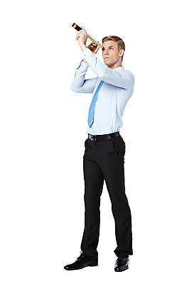 포토 JPG 스튜디오촬영 전신 서양인 외국인 응시 남자 비즈니스 모션 실내 한명 서기 들기 사람 정장 20대 성인 옆모습 망원경 관찰 직장인 비즈니스맨 청년만 청년남자만 청년남자한명만 성인남자한명만 국내포토 직업 1 시선 옷 뷰포인트 인종 청년 내부 남자만 남자한명만 성인남자만 성인만 파일형식