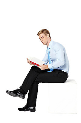 포토 JPG 스튜디오촬영 전신 서양인 외국인 남자 비즈니스 모션 실내 한명 들기 사람 앉기 20대 성인 옆모습 책 독서 다리꼬기 직장인 비즈니스맨 읽기 청년만 청년남자만 청년남자한명만 성인남자한명만 국내포토 직업 1 뷰포인트 인종 청년 내부 남자만 남자한명만 성인남자만 성인만 파일형식
