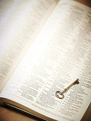 포토 JPG 스튜디오촬영 백그라운드 컨셉 열쇠 실내 근접촬영 사람없음 아웃포커스 책 펼침 오브젝트 국내포토 뷰포인트 모션 촬영기법 내부 파일형식