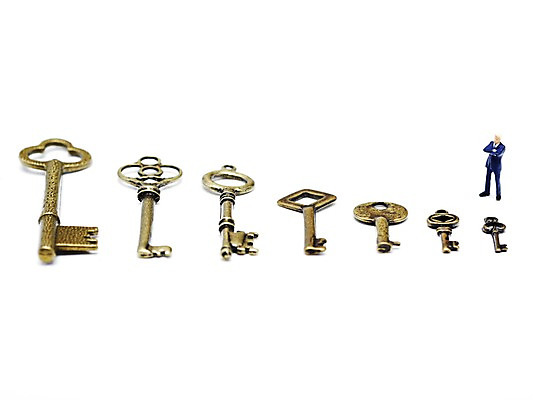 포토 JPG 스튜디오촬영 선 줄 인형 백그라운드 컨셉 열쇠 실내 종류 근접촬영 사람없음 아웃포커스 미니어처 피규어 오브젝트 일렬 국내포토 뷰포인트 촬영기법 내부 모형 파일형식