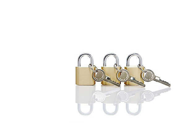 포토 JPG 스튜디오촬영 백그라운드 컨셉 열쇠 자물쇠 실내 그림자 누끼 근접촬영 사람없음 반사 고리 오브젝트 잠금 보안 열쇠꾸러미 국내포토 뷰포인트 안전 내부 파일형식