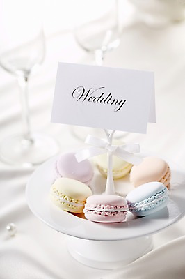 포토 JPG 스튜디오촬영 그릇 식기 접시 종이 빵 결혼 백그라운드 식탁 탁자 디저트 잔 실내 근접촬영 사람없음 아웃포커스 장식 식탁보 메모지 상차림 준비 마카롱 웨딩테이블 국내포토 음식 뷰포인트 가구 촬영기법 이벤트 내부 사무용품 파일형식