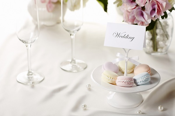 포토 JPG 스튜디오촬영 그릇 식기 접시 꽃 종이 음식 빵 결혼 백그라운드 식탁 탁자 잔 실내 근접촬영 사람없음 아웃포커스 장식 컵 메모지 상차림 구슬 준비 샴페인잔 마카롱 웨딩테이블 국내포토 식물 뷰포인트 가구 술잔 디저트 촬영기법 이벤트 내부 사무용품 파일형식