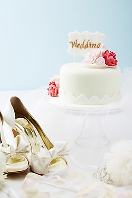 포토 JPG 스튜디오촬영 꽃 리본 음식 구두 결혼 백그라운드 식탁 탁자 왕관 실내 근접촬영 사람없음 아웃포커스 장식 케이크 여성화 상차림 웨딩케이크 티아라 준비 웨딩테이블 웨딩슈즈 국내포토 식물 뷰포인트 가구 신발 디저트 촬영기법 이벤트 내부 결혼소품 파일형식